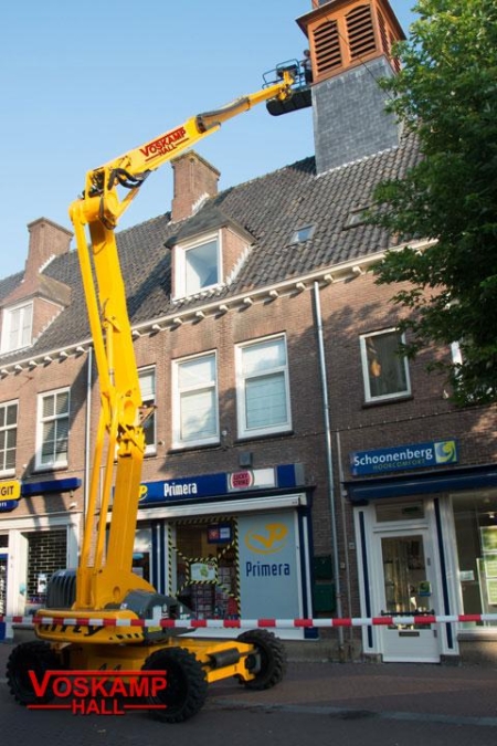 Zelfrijdende_Knikarmtelescoophoogwerker_huren