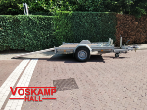 huren-motor-aanhangwagen-met-oprijplaat