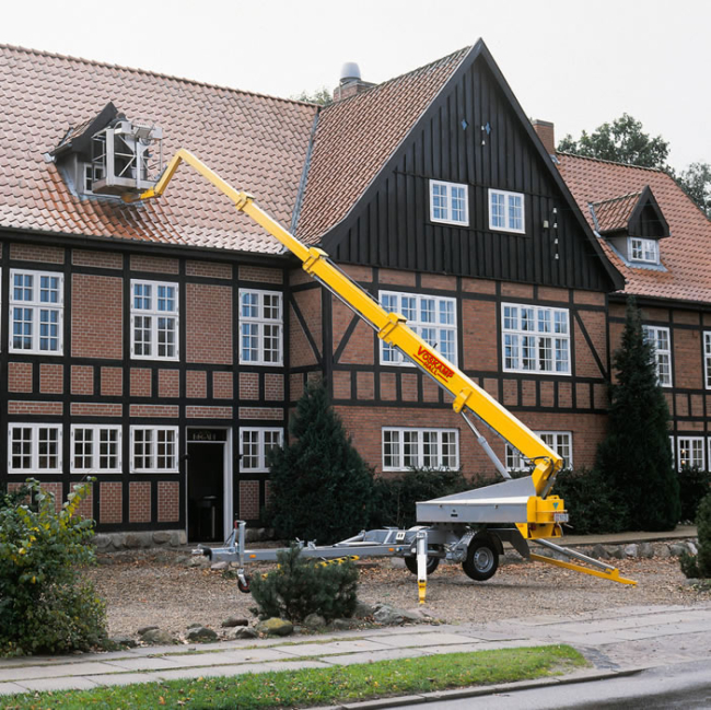 Aanhangerhoogwerker-achter-de-auto