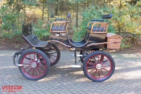 Koets Boheme 06227 voskamp hall recreatiewagen Rood met zwart en hout
